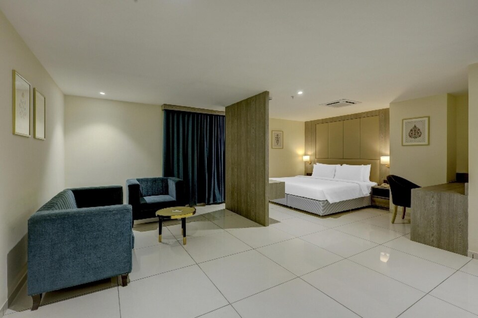 Hotel in Vadodara near Railway Station, Vadodara