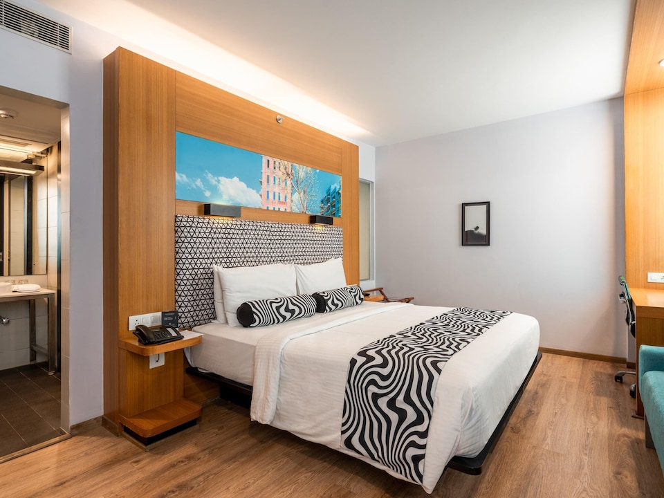Hotel in Chandigarh with Pool Patio & Wellness, Zirakpur