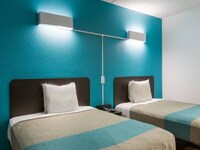 2 Queen Beds  Non-Smoking