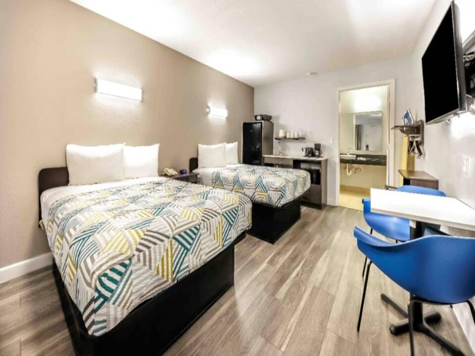 Bright 2 Beds,Vending machine,Wifi, Fort Worth