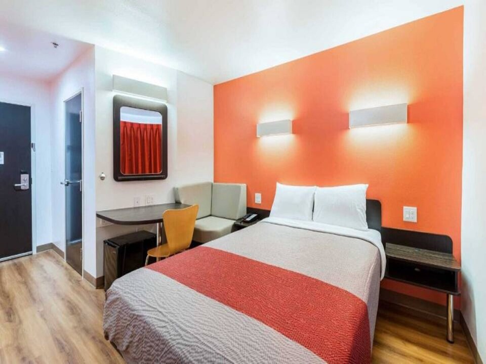 Cozy Queen Bed,Outdoor Pool,Free Wifi, Fort Worth