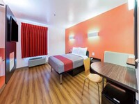 Motel 6 Fort Worth, TX - North - Saginaw_QSX_US_DLS116