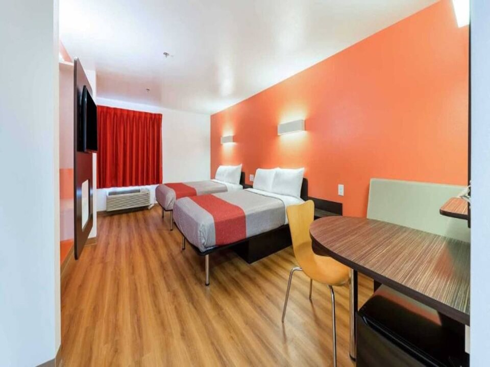 Sunny 2 Full Beds|Pool|Free Parking, Fort Worth