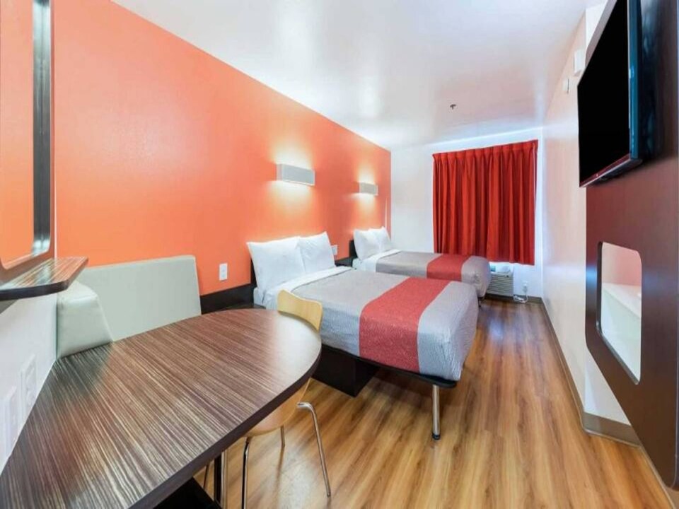 Sunny 2 Full Beds|Pool|Free Parking, Fort Worth