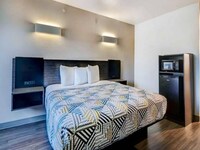 1 King Bed  Non-Smoking