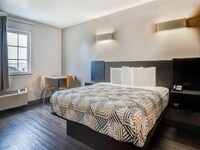 1 King Bed  Non-Smoking