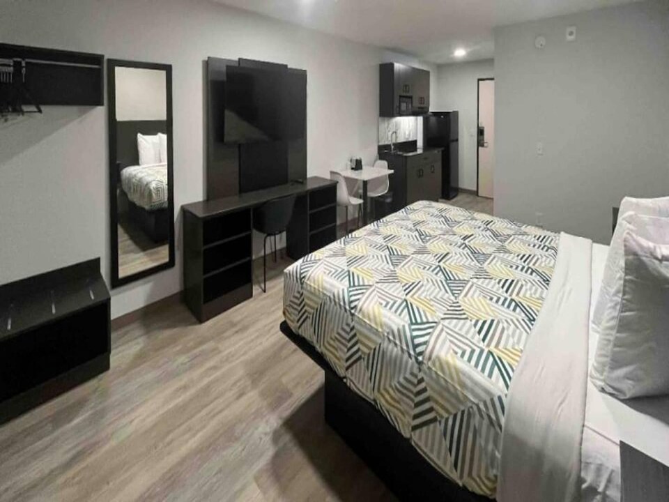 Deluxe King Retreat|Free Parking, Gonzales
