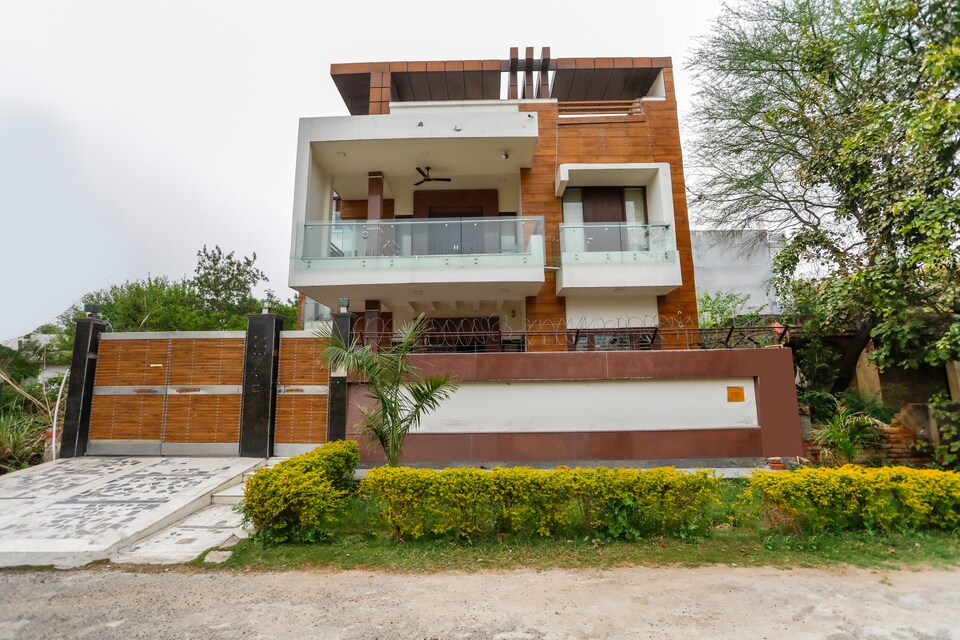 OYO 71694 Hotel King Night , Greater Noida, Noida