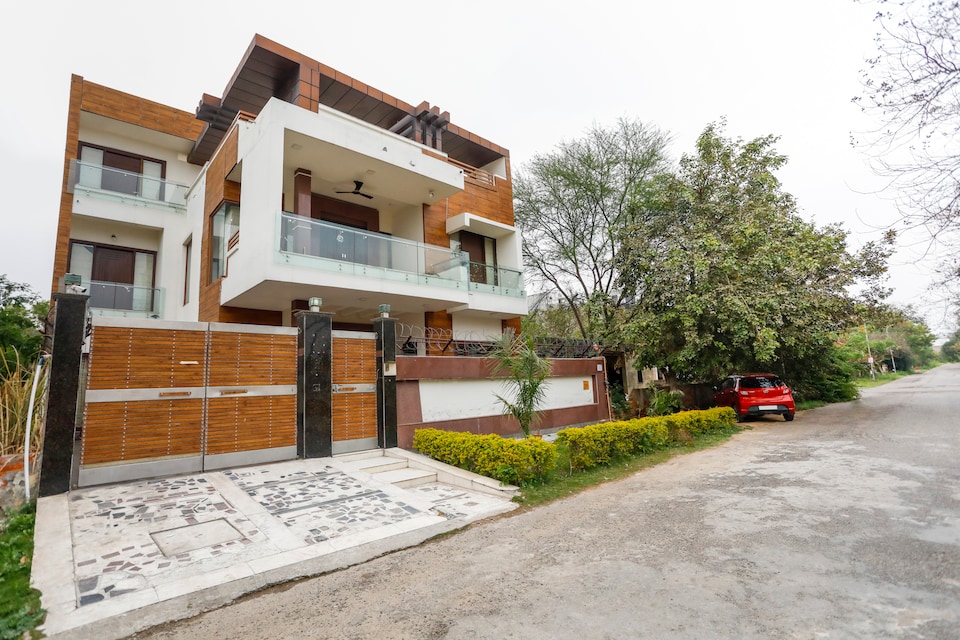 OYO 71694 Hotel King Night , Greater Noida, Noida