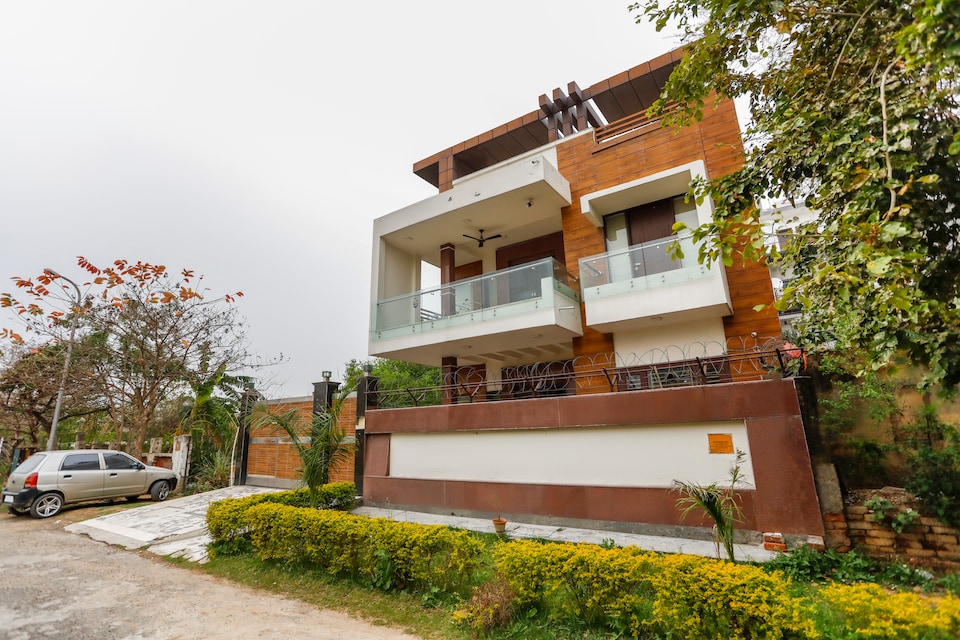 OYO 71694 Hotel King Night , Greater Noida, Noida