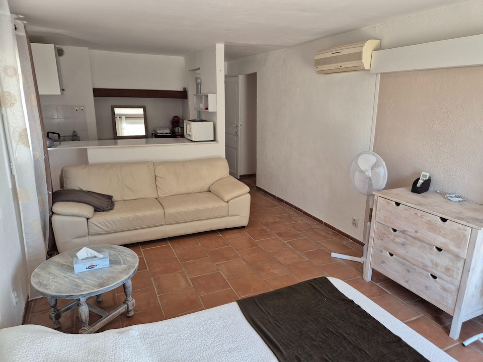 Villa in Le Luc mit Pool und Weinbergblick, Le Luc