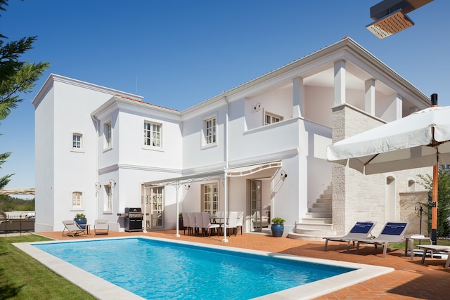Villa a Vabriga con Piscina e Giardino