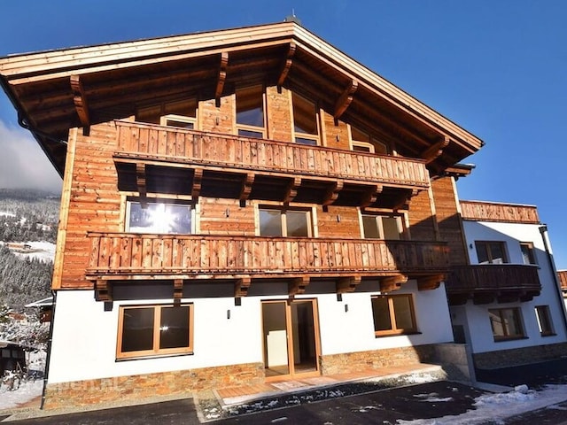 Chalet in Neukirchen nahe Skipisten, Wald im Pinzgau