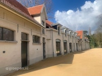 Kutschenhaus bei privatem Wald