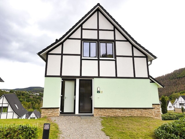 Villa in der Eifel mit Pool & Naturpfaden