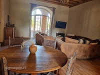 Kasteel in Clairac met zwembad bij rivier Lot