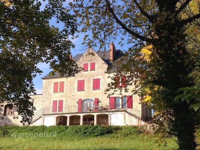 Château in Piccardia con Vista sulla Valle