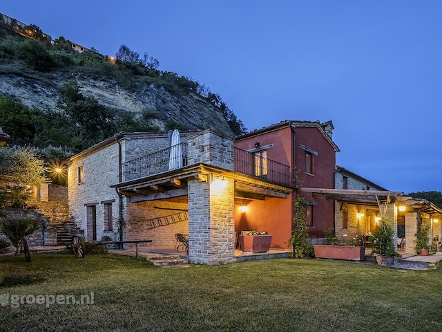Boerderij in Monte San Martino met Zwembad