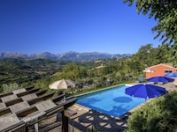 Boerderij in Monte San Martino met Zwembad