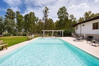 Villa in Apulien mit Pool und Olivenhain