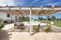 Villa in Apulien mit Pool und Olivenhain