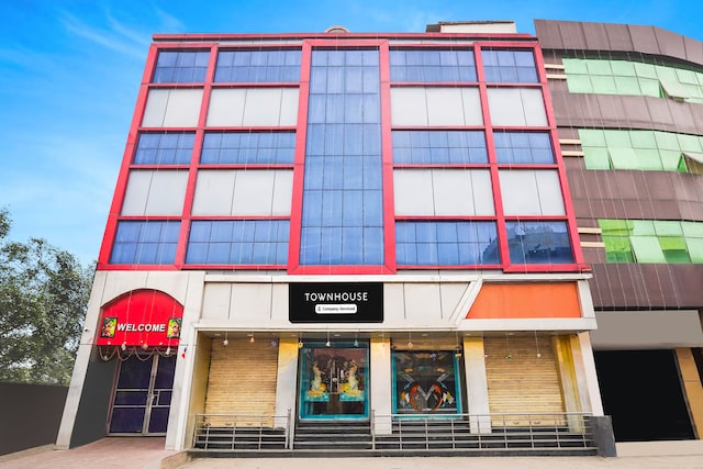 Super Townhouse Butler Road Near Maripur Chowk