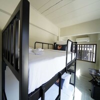 Modern Twin Haven  Heart of Huaikwang Convenience