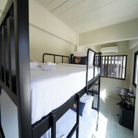 Modern Twin Haven  Heart of Huaikwang Convenience