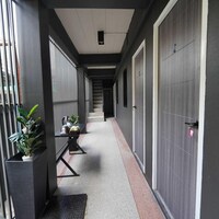 Modern Twin Haven  Heart of Huaikwang Convenience