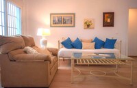 Apartamento en Peñaflor con patio encantador