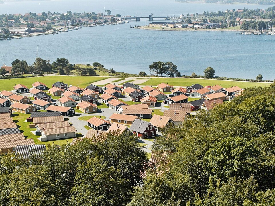8 person holiday home on a holiday park in Gråsten