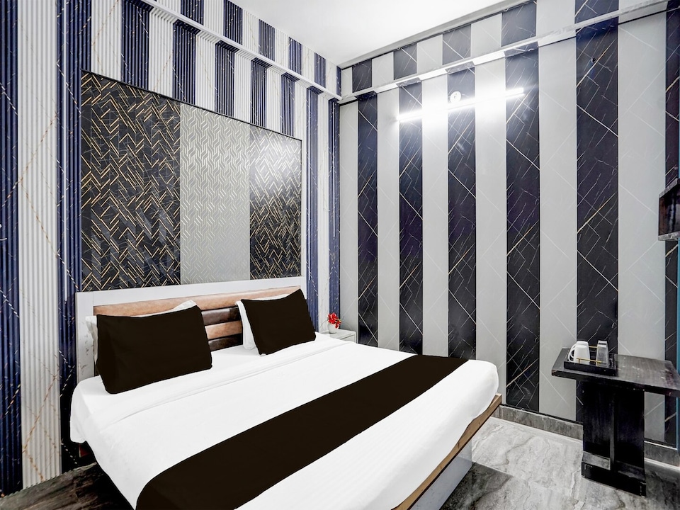Hotel O Sector 121 Gaur City Mall Noida, Noida