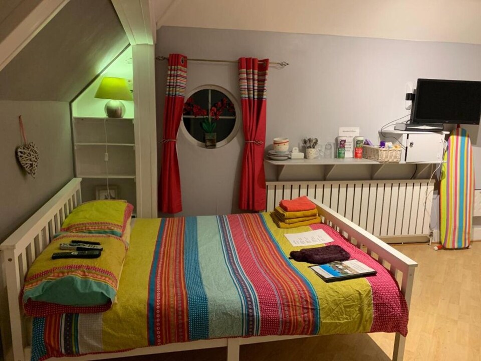 Deluxe Family of 6 Room, Horley