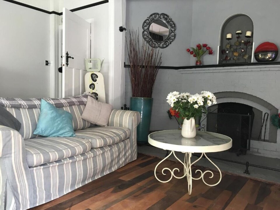 Deluxe Family of 6 Room, Horley