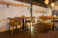 Townhouse Oak Gravity Inn