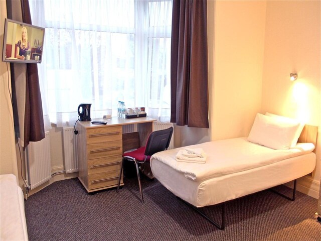 EN_BNE001_Standard Single Room
