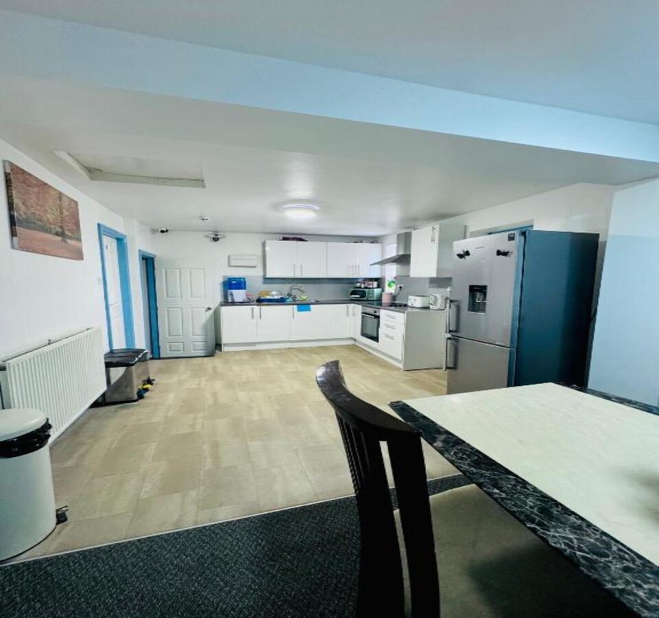 Standard Double Room - Shared, Bolton