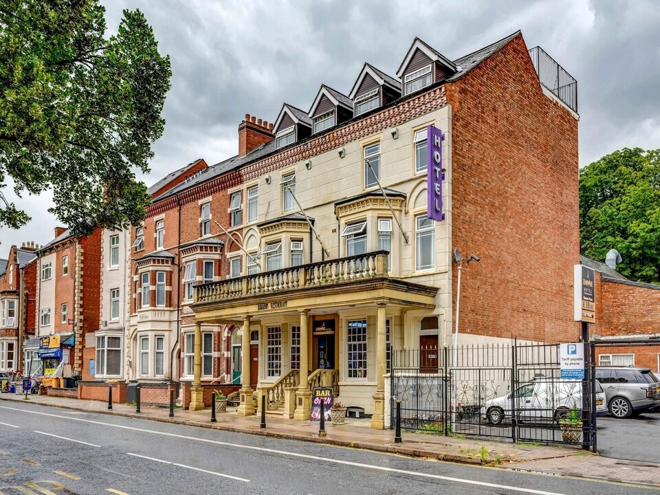 Standard Family of 3 Room, Leicester