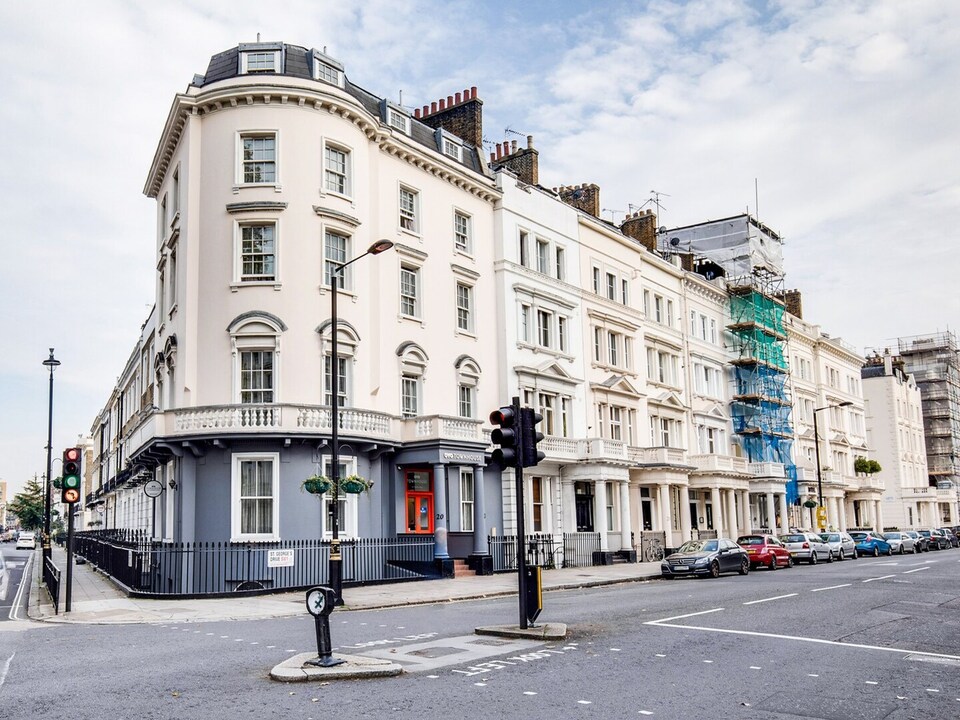 Standard Twin Room, London
