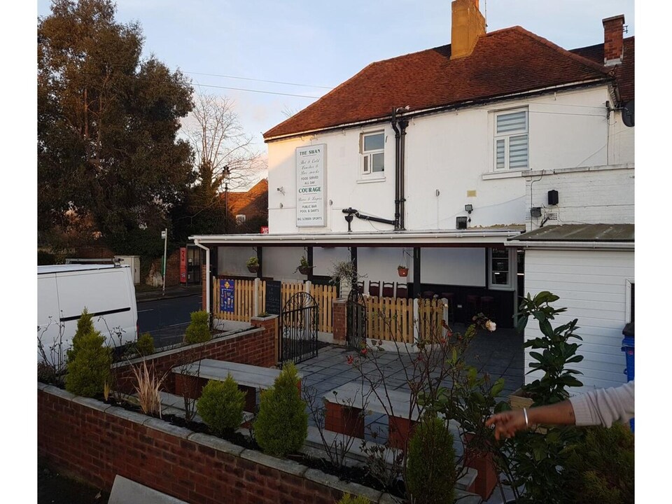 Standard Double Room, Stanwell
