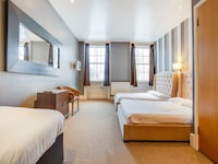Familia De Lujo De 6 Habitaciones
