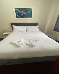 EN_LDN159_Standard Double Room - Shared