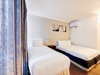 EN_LTN005_Standard Twin Room