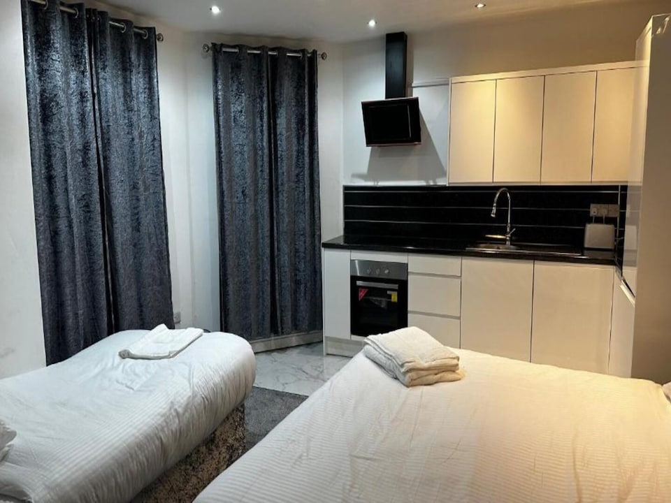 Deluxe Triple Studio, Manchester
