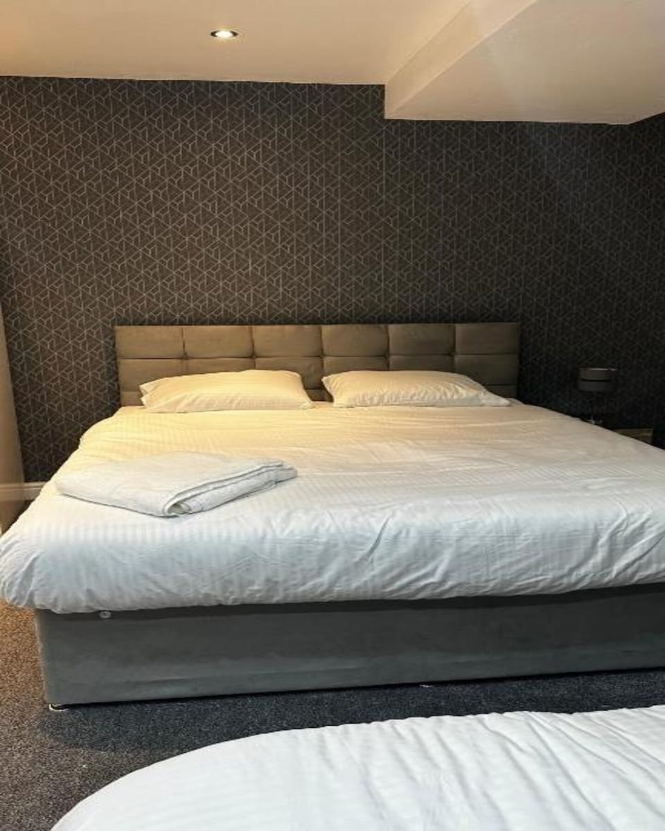 Deluxe Triple Studio, Manchester