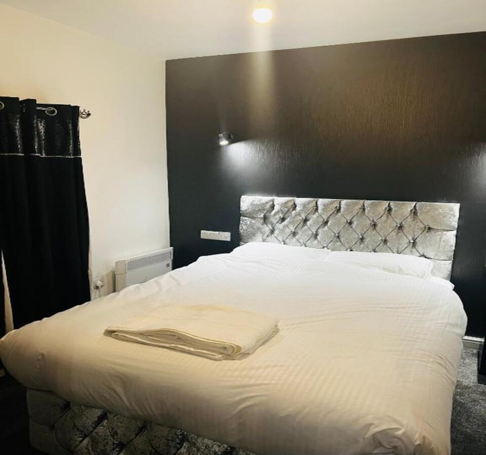 Standard Triple Room - Shared, Manchester