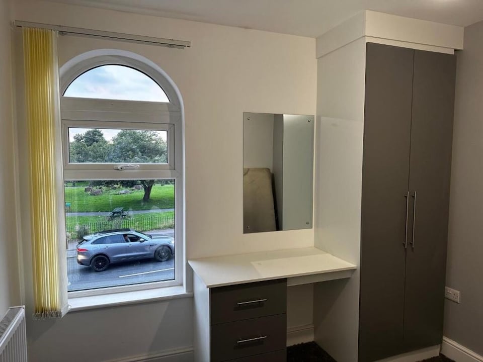Standard Triple Room - Shared, Manchester