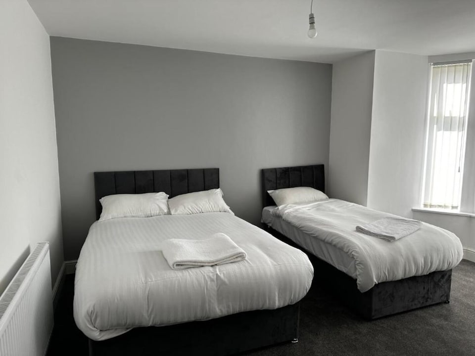 Standard Triple Room - Shared, Manchester
