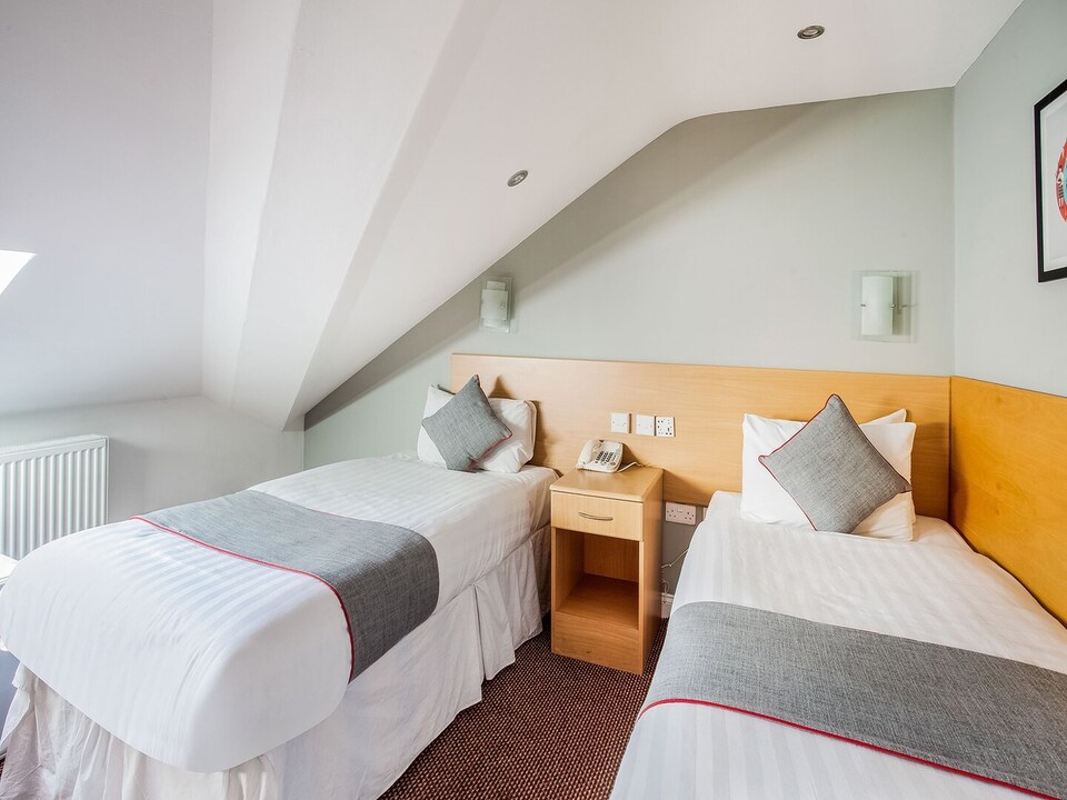 Standard Twin Room, London