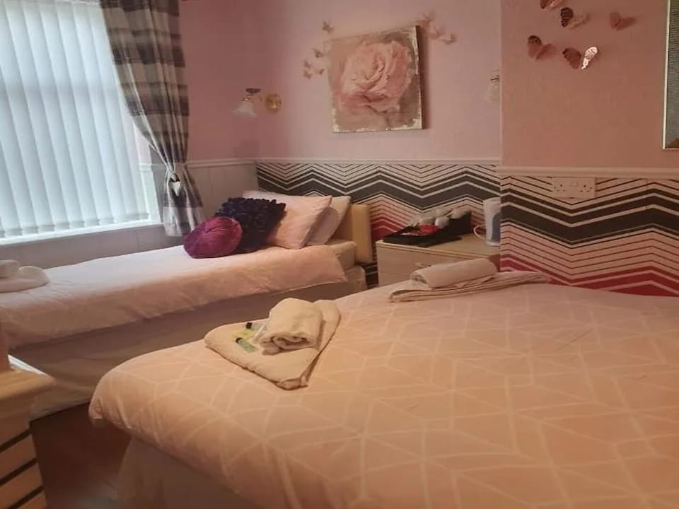 Standard Family of 3 Room, Blackpool